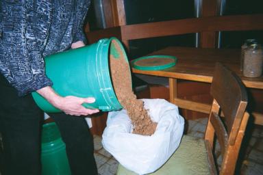 Bagging pellet fuel mushroom substrate